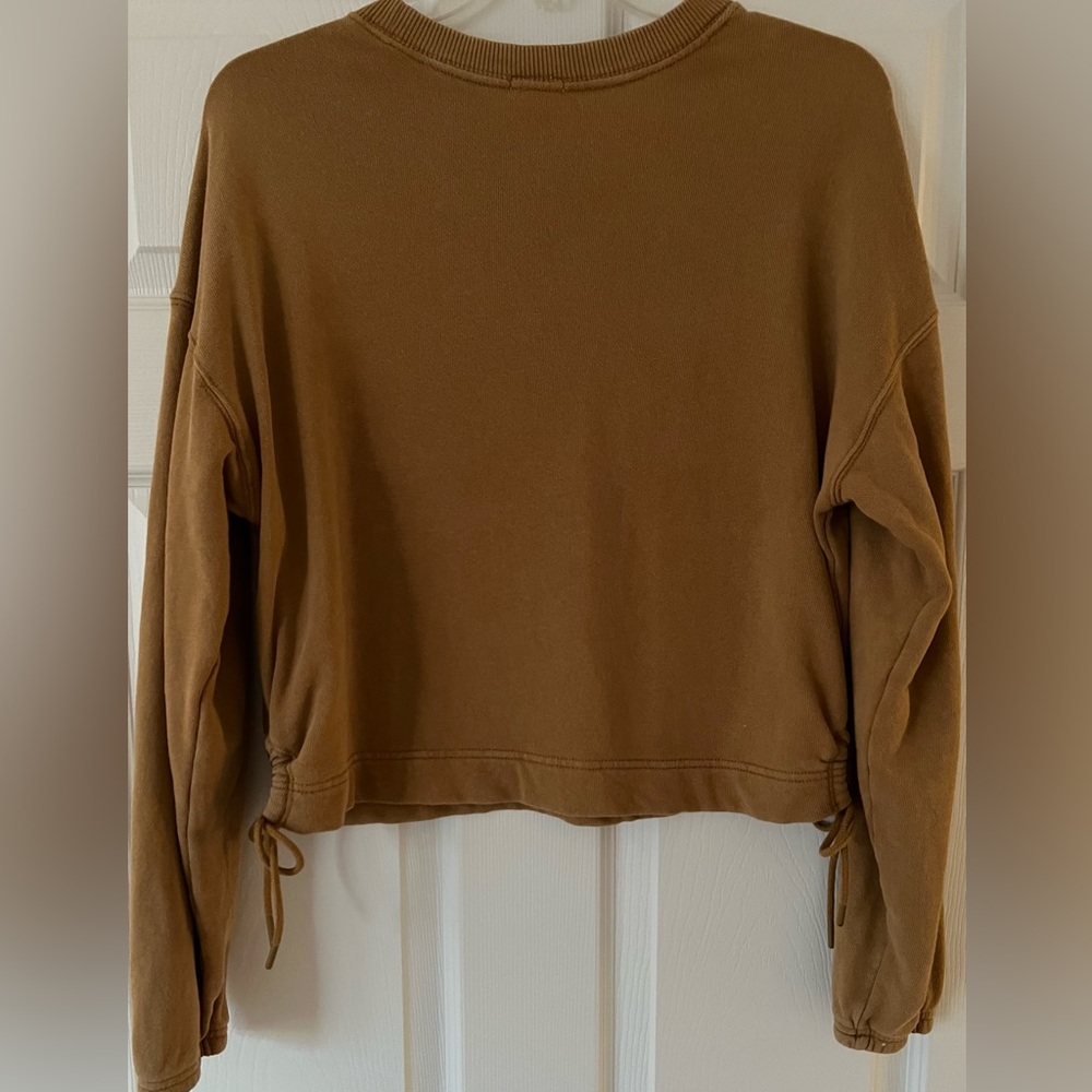 Arrive Cropped Ruched Sweatshirt - Picture 3 of 5